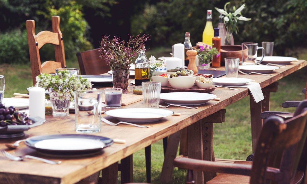 Дачный обед или пикник: как накрыть красивый стол на природе – Woman Delice